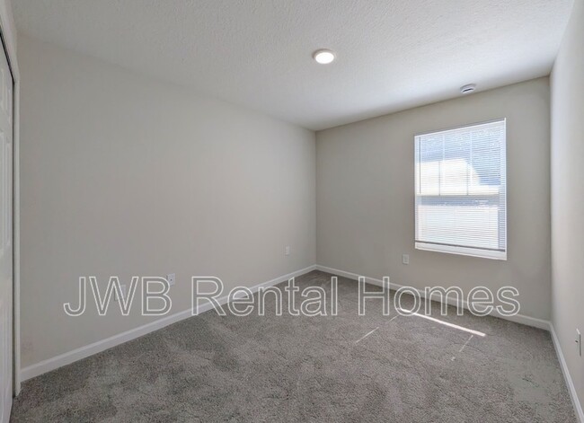 Building Photo - 1120 Comanche St
