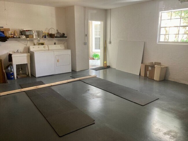 Building Photo - Meadowcrest Condo for Rent