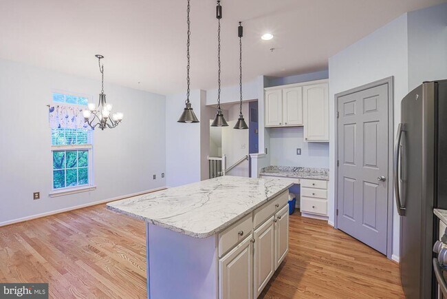 Building Photo - 9300 Summit View Way