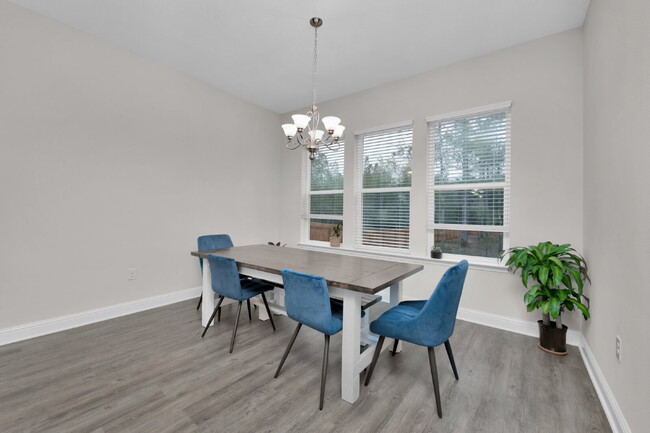 Building Photo - 8001 Silver Maple Dr