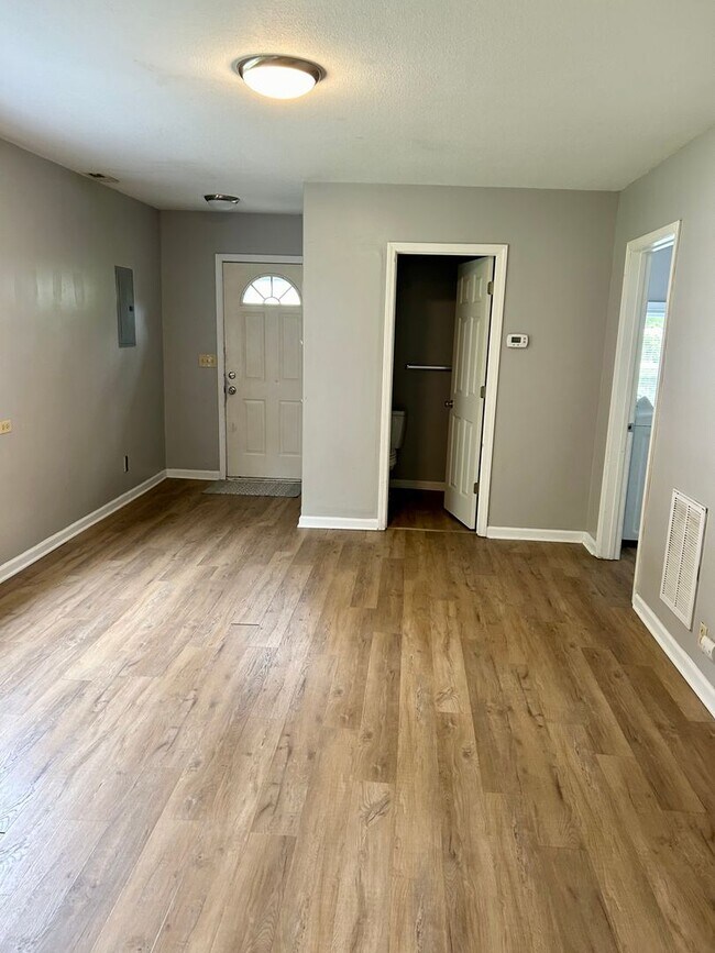 Building Photo - 2-Bed/1-Bath Home in Bluffton!