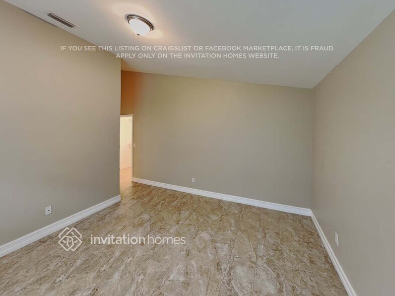 Building Photo - 2004 Locust Berry Dr