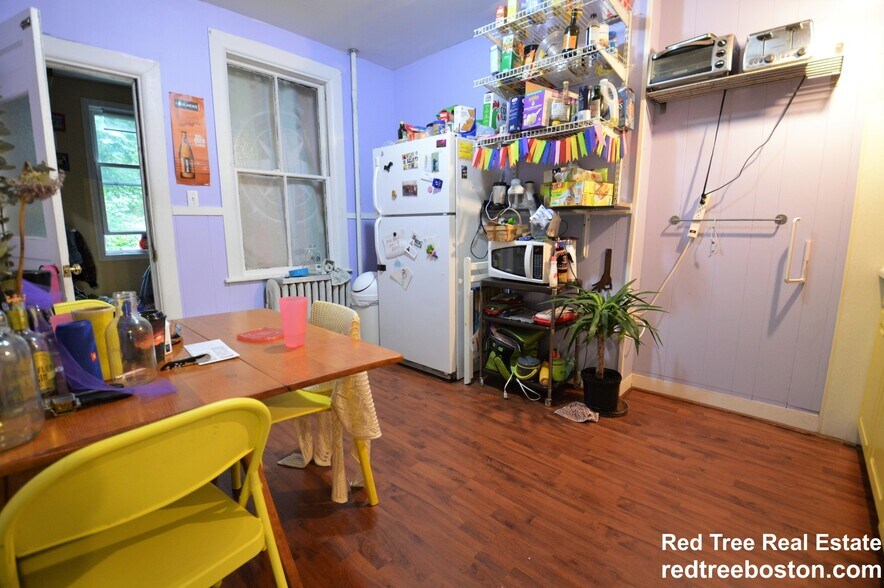 Unit 2 - 846 Huntington Ave