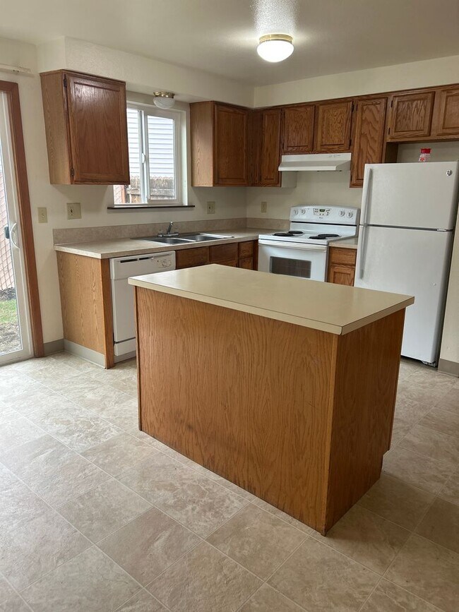 Building Photo - Park Village