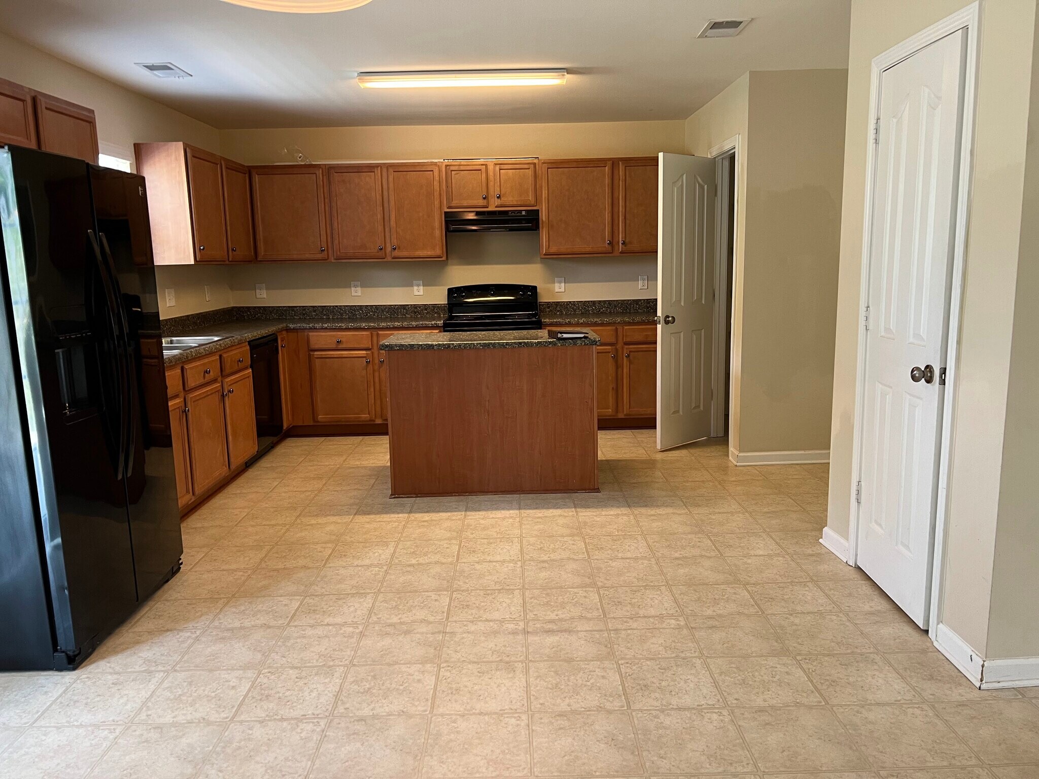 Building Photo - 3613 Blue Spruce Ct