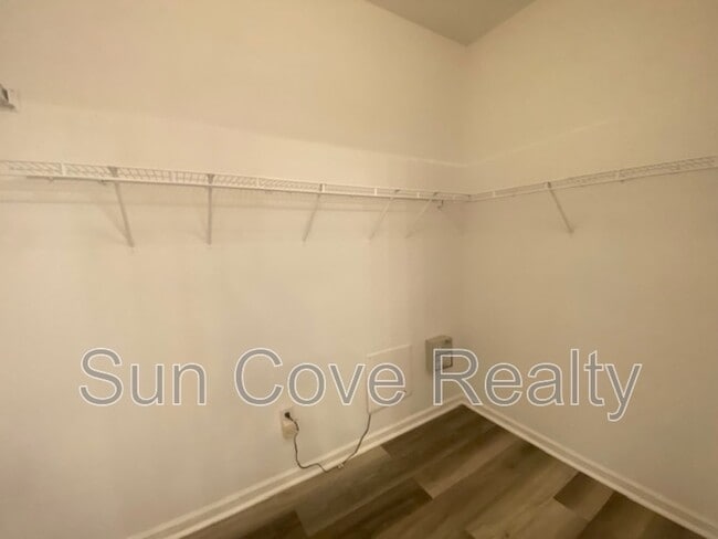 Building Photo - 5107 Gato Del Sol Cir