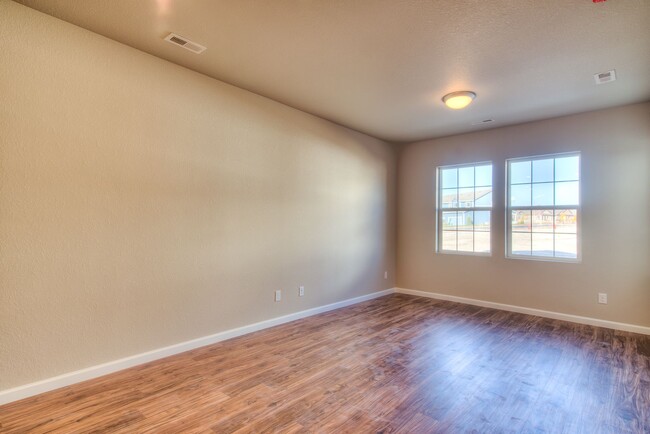 Building Photo - Newer Townhouse in Wolf Ranch, D#20