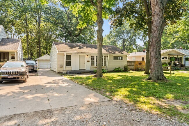 Primary Photo - 5310 Winona Dr