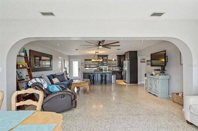 Building Photo - 9298 Sun Isle Dr NE