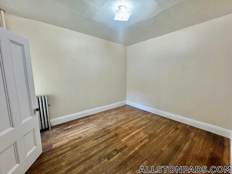 Building Photo - 78 Aldie St