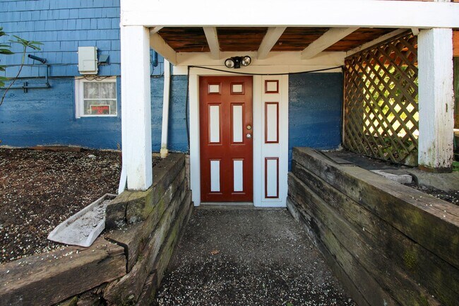 Building Photo - 2161 Winter St SE