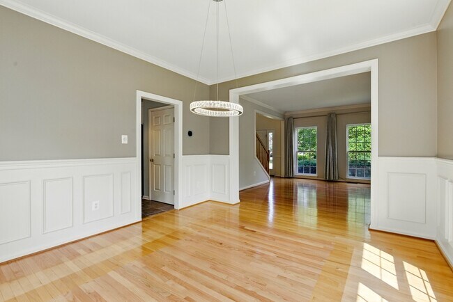 Building Photo - 2513 Holly Springs Ct