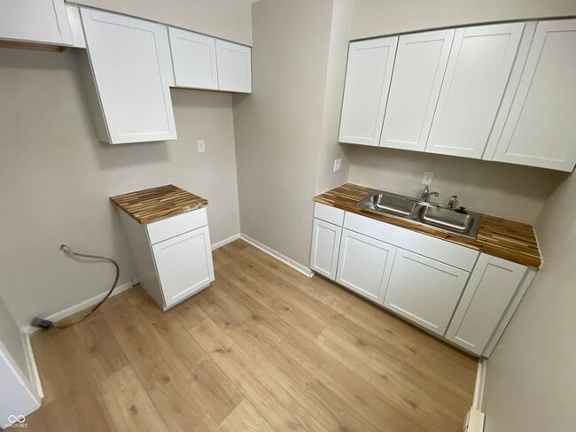 Building Photo - 701 S 14th St