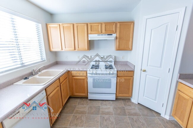 Building Photo - 2701 W Jasper Ave