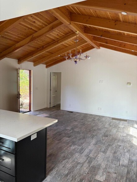 Building Photo - 60 Crestview Ln