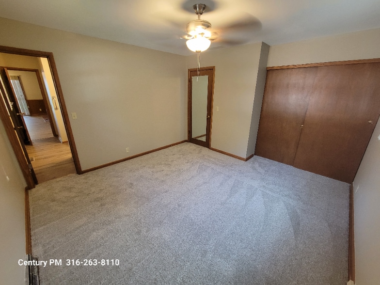 Building Photo - 9700 W 9th St N