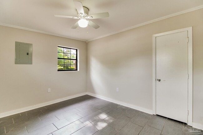 Building Photo - 3711 Tom Ln Dr