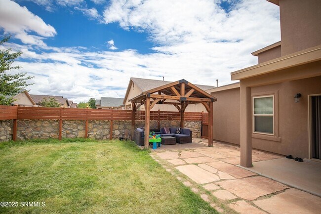 Building Photo - 4851 Villeta Ave