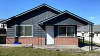 Building Photo - Cute Duplex