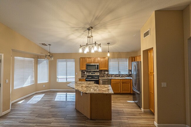 Building Photo - Great Location!!  4 Bedroom Home in Gilbert!!
