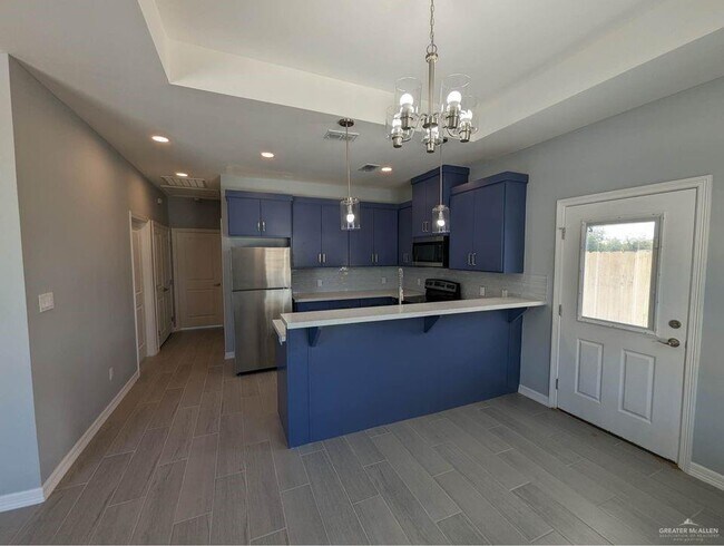 Building Photo - 21 S Colt Ln