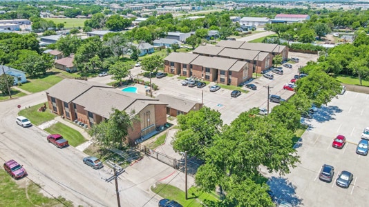 Building Photo - 3237 Bonnie Dr