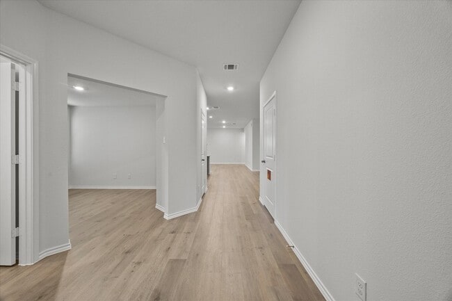 Building Photo - 2307 Albert Ln