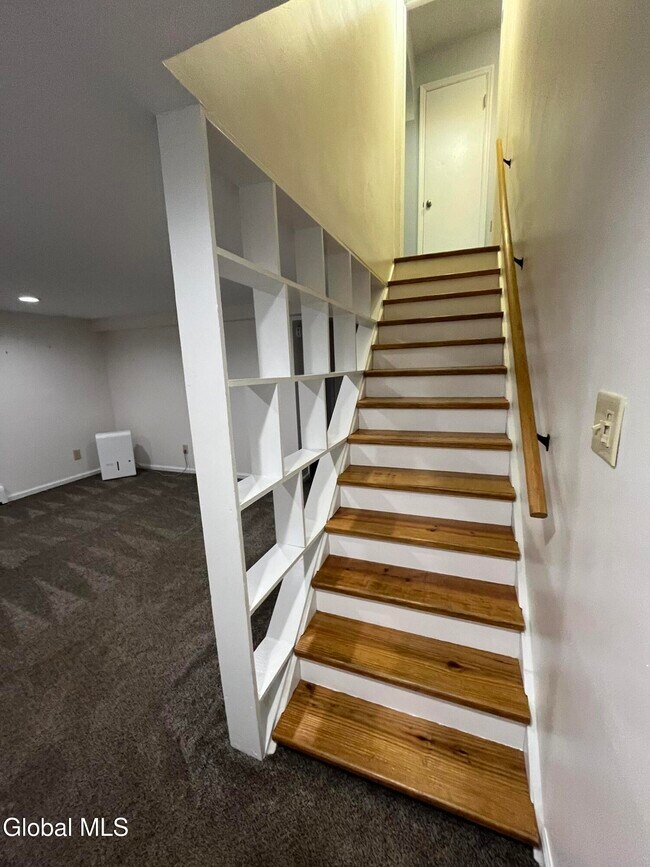 Building Photo - 36 Glenville St