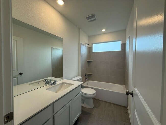 Building Photo - 203 Herald Dr