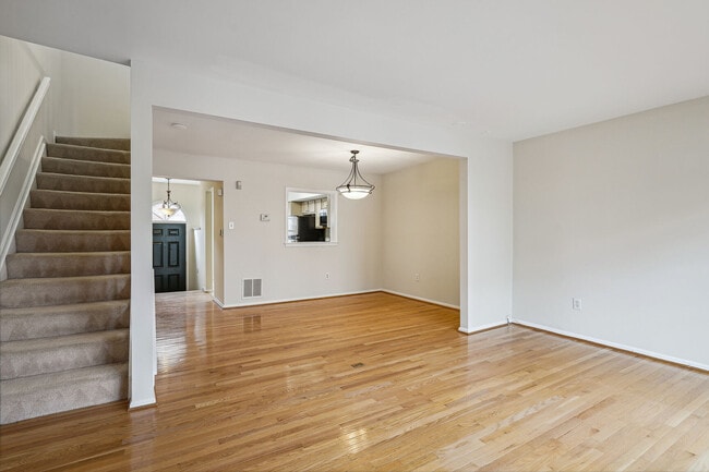 Building Photo - 5407 Grove Ridge Way