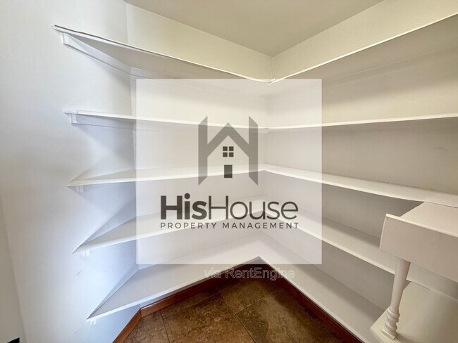 Building Photo - 2318 45th Ave