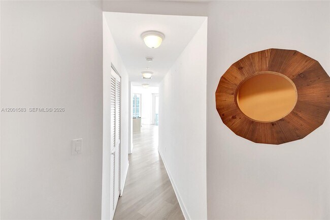 Building Photo - 1111 SW 1st Ave