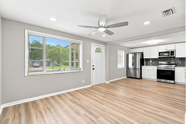 Building Photo - 5822 Tampico Rd