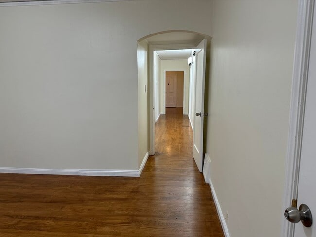 Building Photo - EPIC REA - Great Corner Lakeside Home - 3 ...