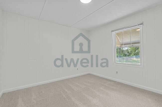 Building Photo - Location Perfection! Beautifully Renovated 3-bedroom, 2-bath home in the highly sought-after Lexi...