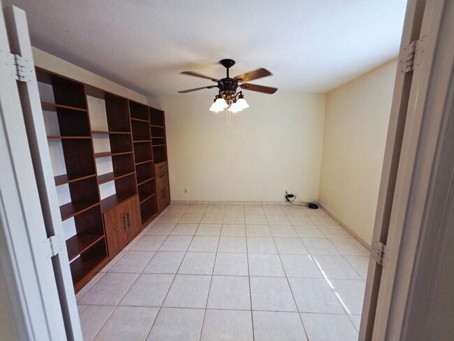 Building Photo - Single Story Home w/Pool in The Lakes!