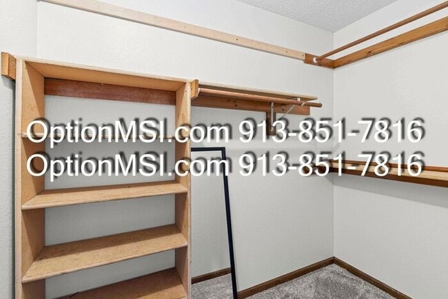 Building Photo - Charming & Spacious 2-Bed / 2-Bath Apartme...