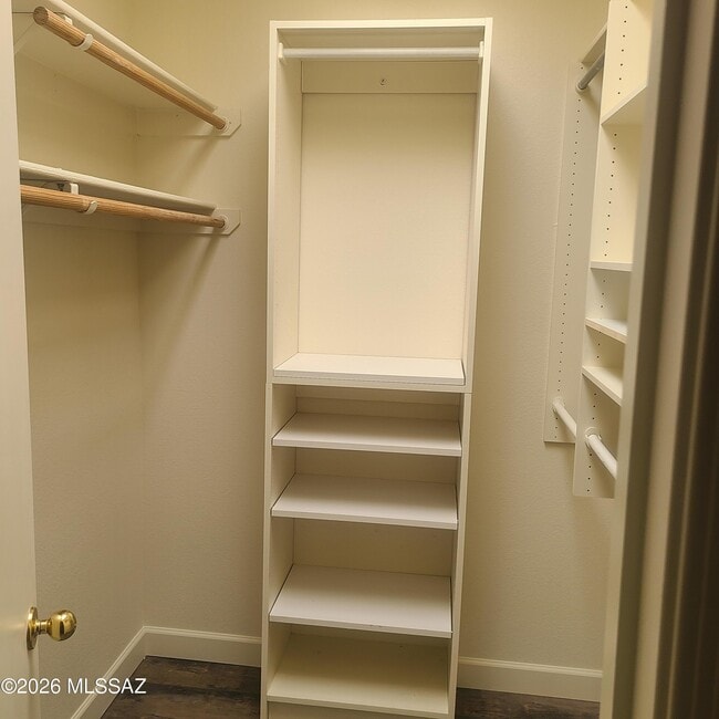 Building Photo - 624 S Cynthia Ave