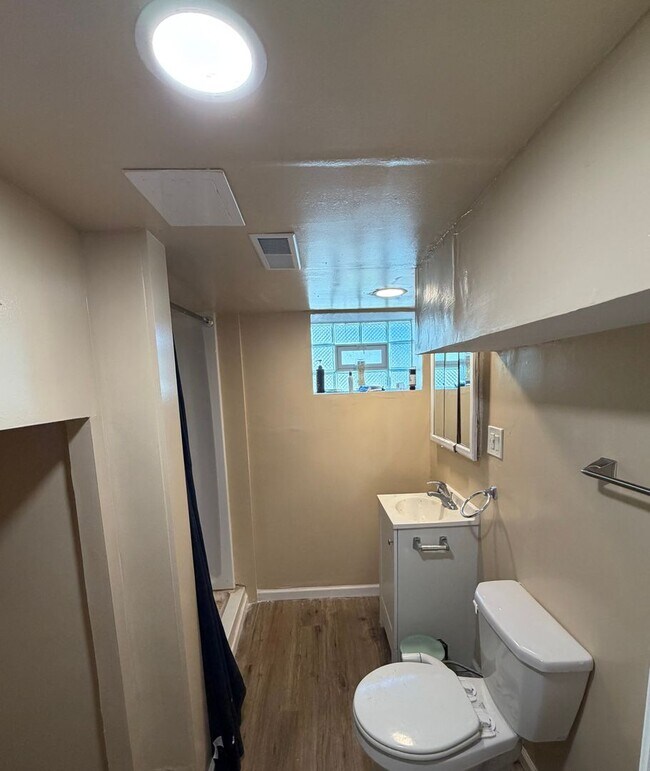 Building Photo - 1447 Elbur Ave
