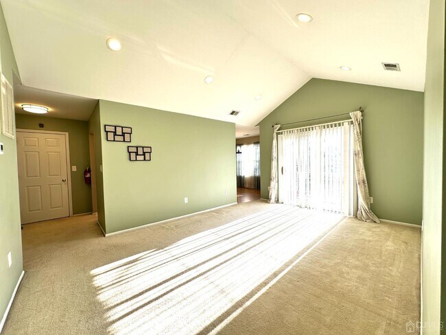 Building Photo - 808 Cypress Ln