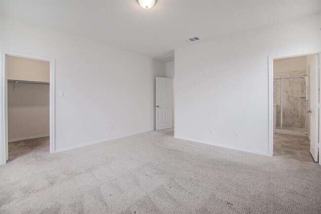 Building Photo - 210 Adeline Dr