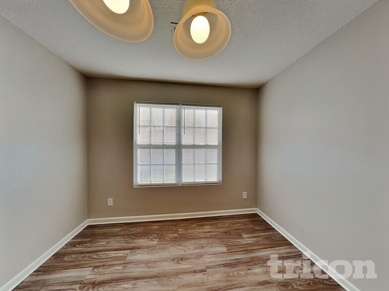 Building Photo - 685 Winners Point