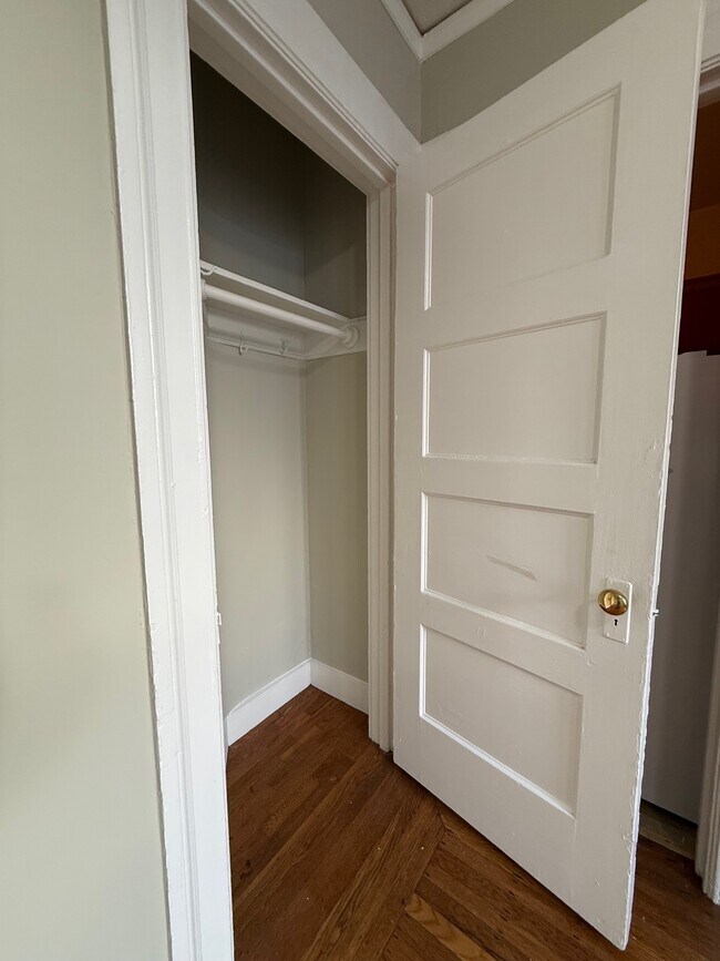 Building Photo - 694 Bush St