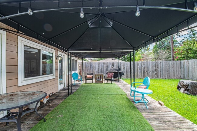 Building Photo - 5611 Winding Way Dr