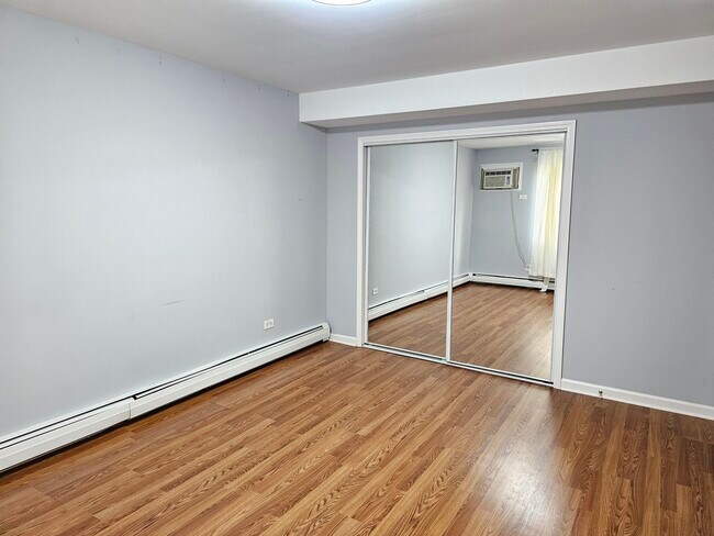 Building Photo - 12 Parkside Ct