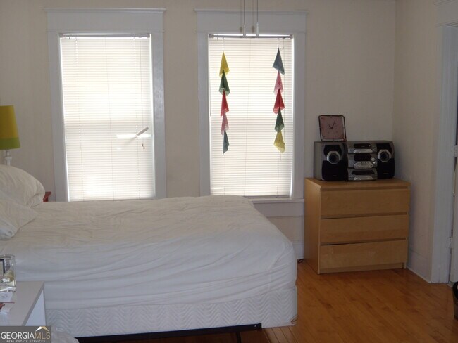 Building Photo - 815 Edgewood Ave NE