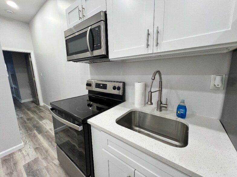 Building Photo - 2023 McCulloh St
