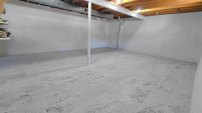 Building Photo - 874 Hollyridge Dr