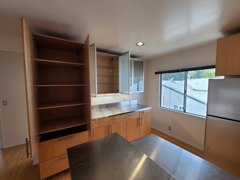 Building Photo - 3412 Helms Ave