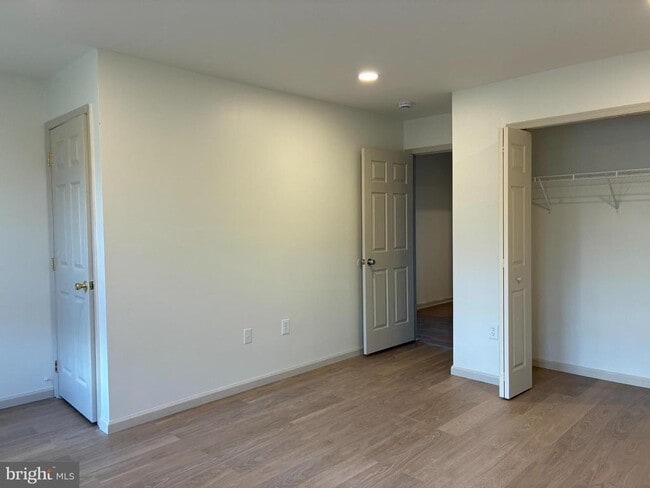 Building Photo - 46 Reading Ave